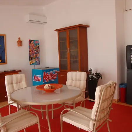 Πανσιόν Cerro 2*