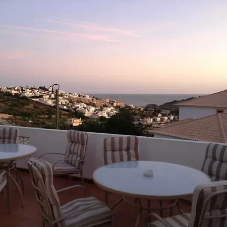 Πανσιόν Cerro 2*